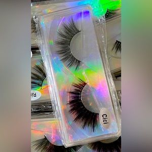 Unique lashes available!